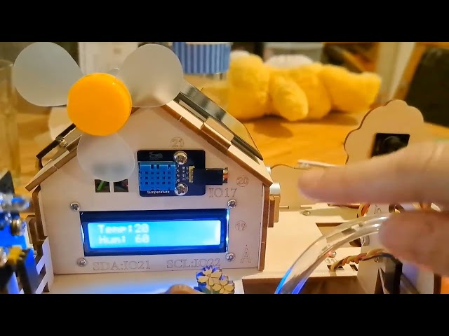 Vídeo relacionado con KEYESTUDIO ESP32 IoT Farm Kit for Arduino and Scratch Programming, DIY Sensor Kit