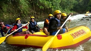 preview picture of video '[Dokumen Travel] Mencoba Tantangan Songa Rafting Probolinggo'
