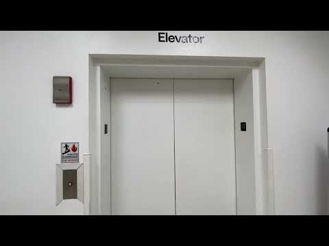 Modded Montgomery Hydraulic Elevator at JCPenney - Castleton Square Mall