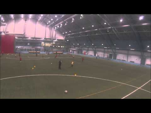 Murtautuminen väleihin pelaaminen (E11-pojat)