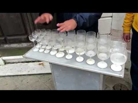 Mozart's Rondo Alla Turca on Water Glasses by a street performer in Venice!