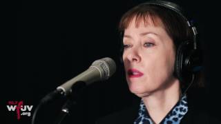 Suzanne Vega - &quot;Annemarie&quot; (Live at WFUV)