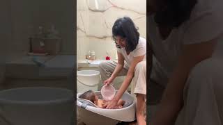 Download lagu How to bathe a baby? mp3