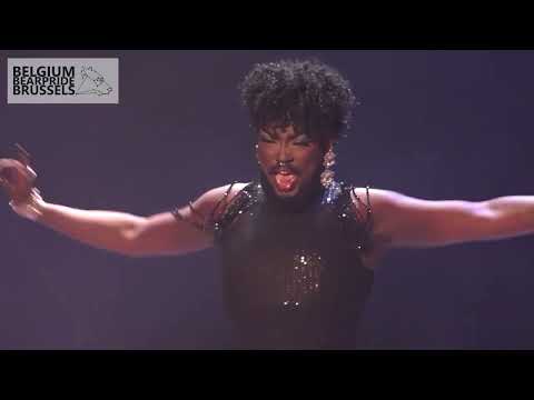 Show van Miss Bear 2023