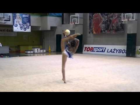 Ema Sakalauskaitė 2015 04 12 kamuolys