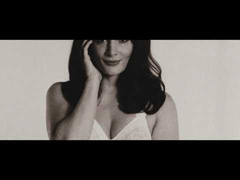 In Fabric - Bande Annonce [VOST]