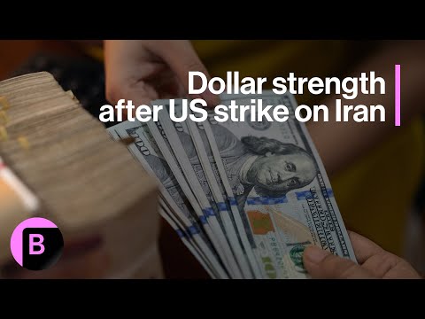 Dollar's Strength Is More Than Haven Bid: 3-Minute MLIV