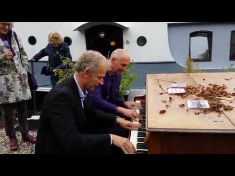 Dag 49 - De Buitenpianist van Cultuurschip Thor & Cor Bakker