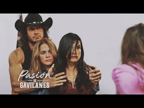 Pasion de Gavilanes 2 - Jimena pelea con Romina en la comisaria
