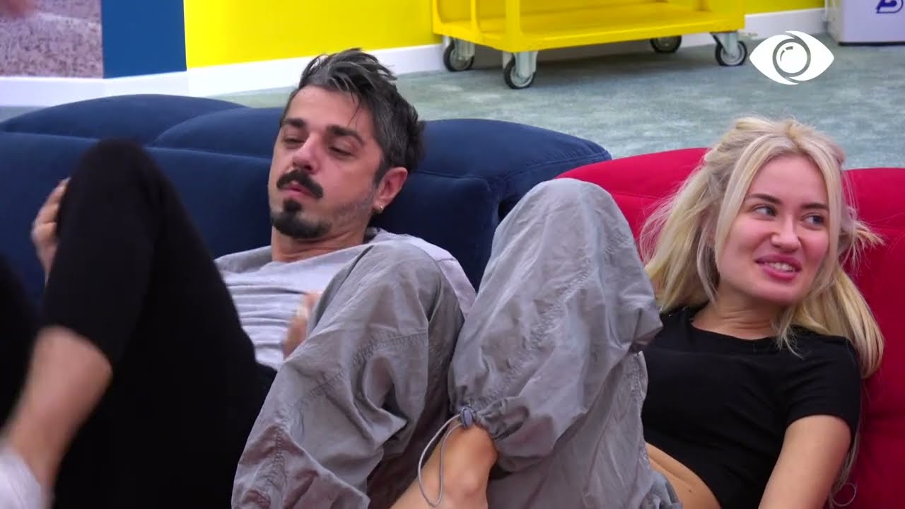 “Dashurohem me veten kur dal para pasqyrës”, Dea bisedon me Amosin