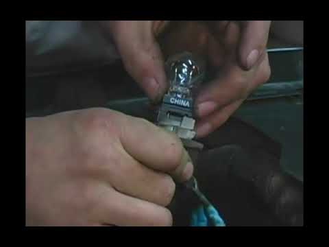 Installing a Turn Signal Socket & Bulb