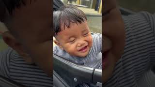 Download lagu Baby crying after being bitten by a mosquito at TMII‼️ Mosquitoes don't bite me again mp3