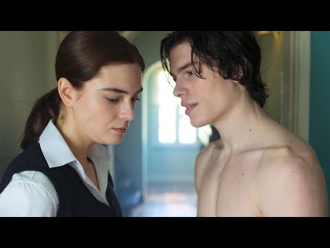 A beautiful, lonely girl falls for a toxic bad boy—and still chooses to hold on to her love for him.