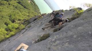 preview picture of video 'Via ferrata de la Dent du Chat - Dimanche 1er juin 2014'