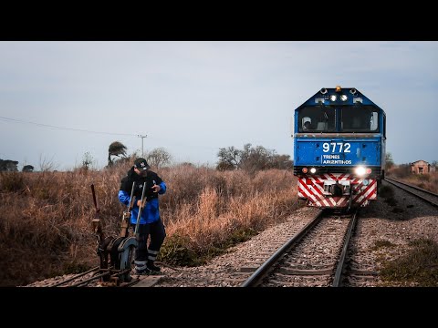 Tren 5016 con Soja, azúcar y porotos yendo a REN