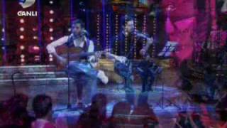 Gökhan Türkmen - Büyük İnsan // Disko Kralı [Canlı]