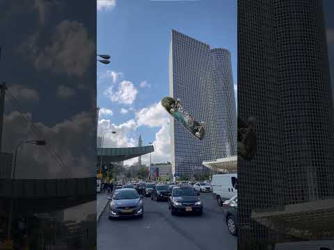 סרטון REEL לחברת RVCA