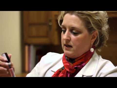 肌肉注射維生素B12怎麼注射 (How to give Intramuscular Vitamin B12 Injections)