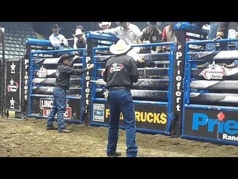 Beau Hill 89 pts on 533 Little Bit of Sugar (WV) Abbotsford, BC PBR Canada '12 Shoot Out
