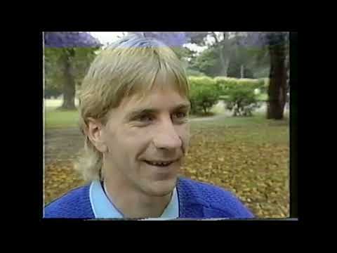 1987 Rhys-Jones Interview with Lou Richards playing golf at Albert Park - Coodabeens song - Sunday