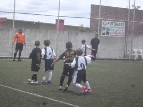 quase um golaço de rafa