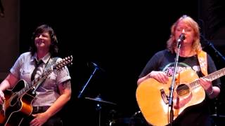 Indigo Girls with the Shadowboxers - Tangled Up In Blue - Concord, NH 10/28/2012