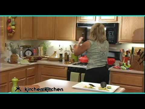 Gadget Gal® shows how to microwave tortillas and keep them warm for 45 minutes