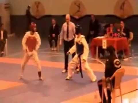 ( BOULEKZAZ AMIR ) mirou Taekwondo Constantine ( Championnat national séniors 2012 )