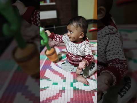Jaswika vs Cactus 🌵🌵#cutebaby #jashvi #viral #youtubefeeds #playing