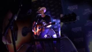 Dustin Lynch New song - Love me or leave me alone