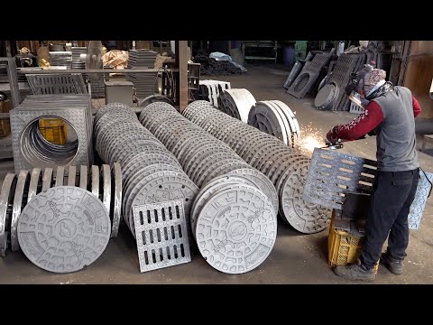 Process of making manhole covers by melting scrap metal. Korean iron lid mass production factory