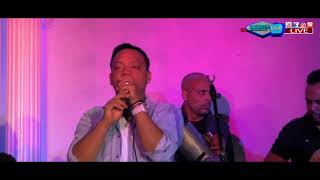 El Beso Que No Le Di (Live) Lyrics English Translation