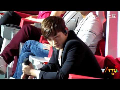 [Fancam] 120821 Shinhwa Minwoo at Asian Wave Recording