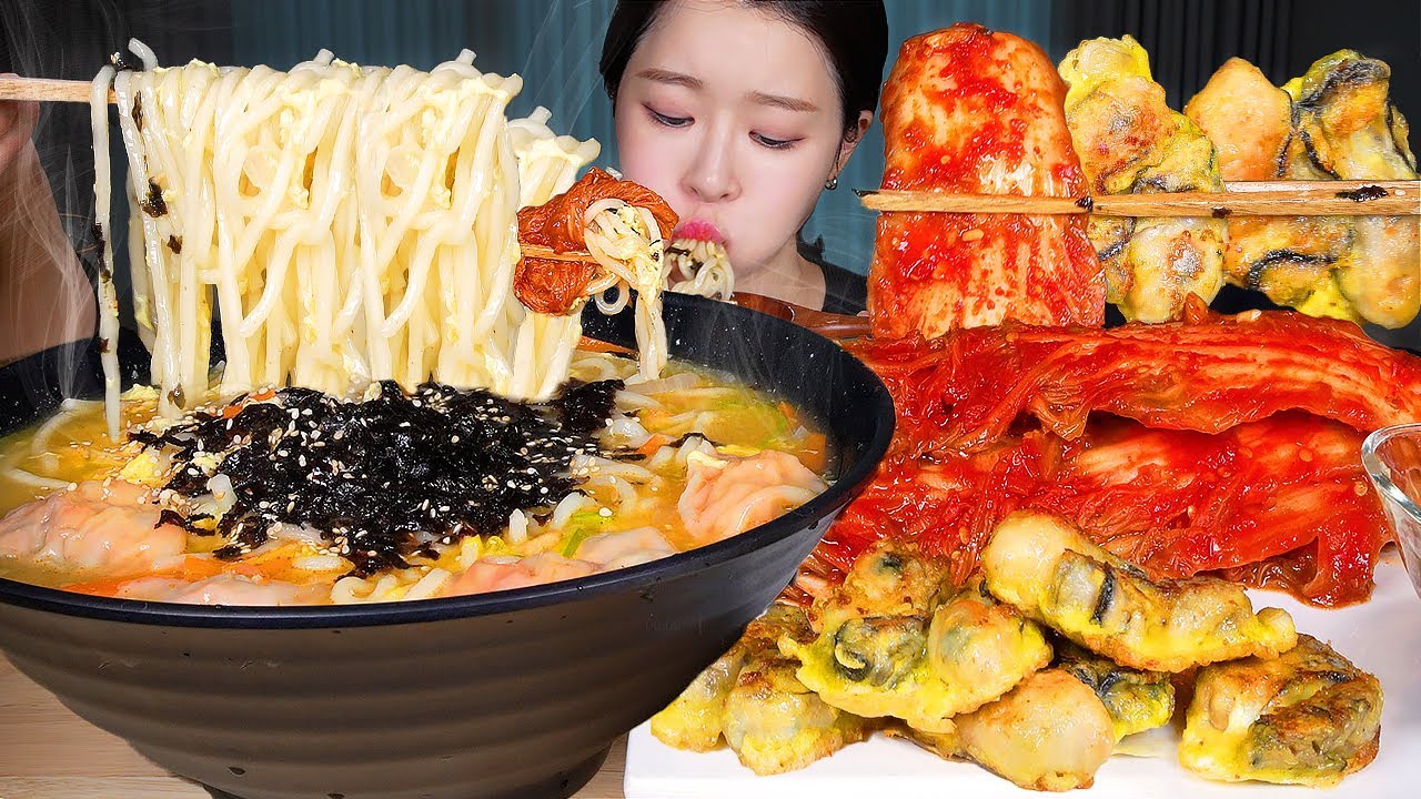 ASMR MUKBANG | 뜨끈한 만두칼국수와 굴전 🍜 매운 겉절이까지 먹방! HOT Dumpling Kalguksu & Oyster Pancake & Spicy Kimchi