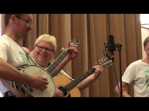 ROBIROHI (AIVAR & ROBI) - Dueling Banjos