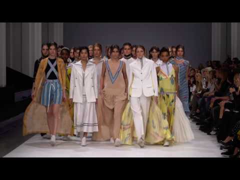 POUSTOVIT SS'17 show