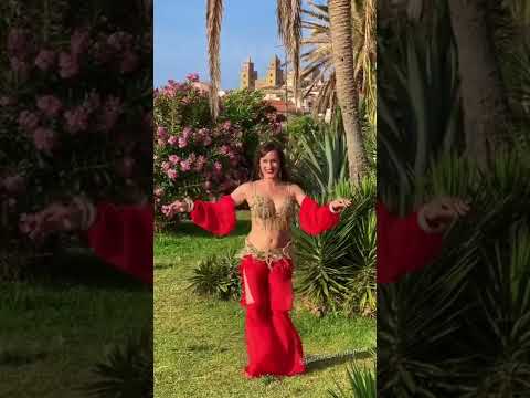 Bellydance can-can? 🤔🇫🇷