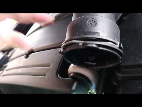 Mercedes C180 w203, get the coolant top hose retainer clip in correctly, extremely important...