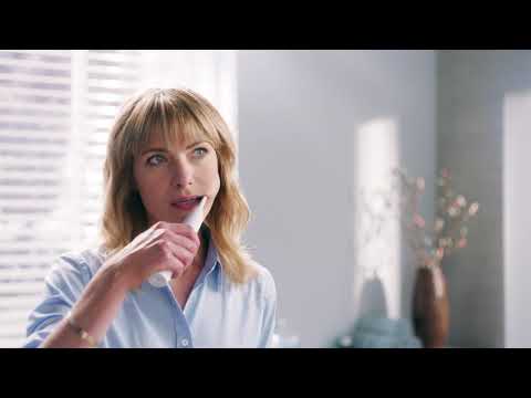 Philips Sonicare ProtectiveClean 4500 „Sonic“ elektrinis dantų šepetėlis HX6830/44 video