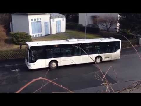ESWE Fahrer lässt Bus mit laufendem Motor stehen und geht pinkeln...