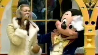 Leann Rimes - "Remember When" - Walt Disney World (NBC Macy's Thanksgiving Day Parade 24-Nov-2000)