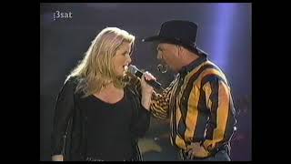 Garth Brooks &amp; Trisha Yearwood - Squeeze Me In