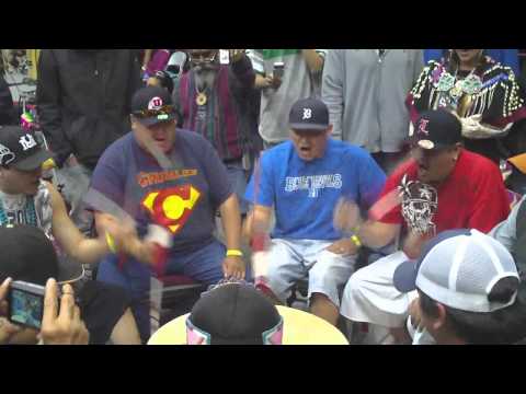 Young Grey Horse - Kyi-Yo Pow-Wow 2012 (#02)