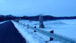 preview picture of video 'Raccoon Lake Indiana, Parke County IN, Snow at Dam'