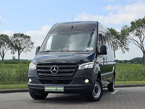 Mercedes-Benz Sprinter video náhled