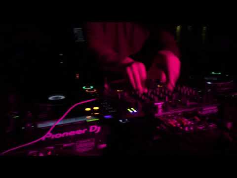 Arapu playing "Sisco" Subtil010  @mono4000 Basel 02.12.17