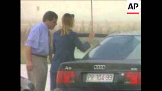 1999 - Kosovo: Ibrahim Rugova Returns home