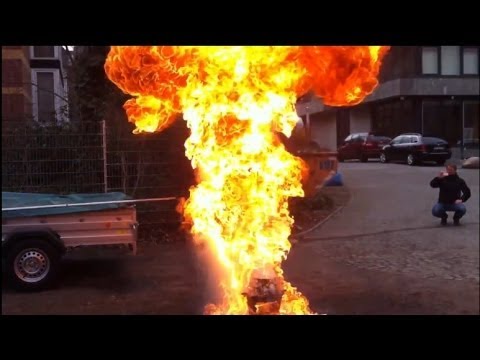 Fettbrand + Wasser = Fettexplosion