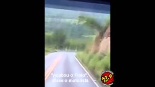 preview picture of video 'ACIDENTE NA MG-400 SERRA DA MORTE EM BURITIS (MG)'