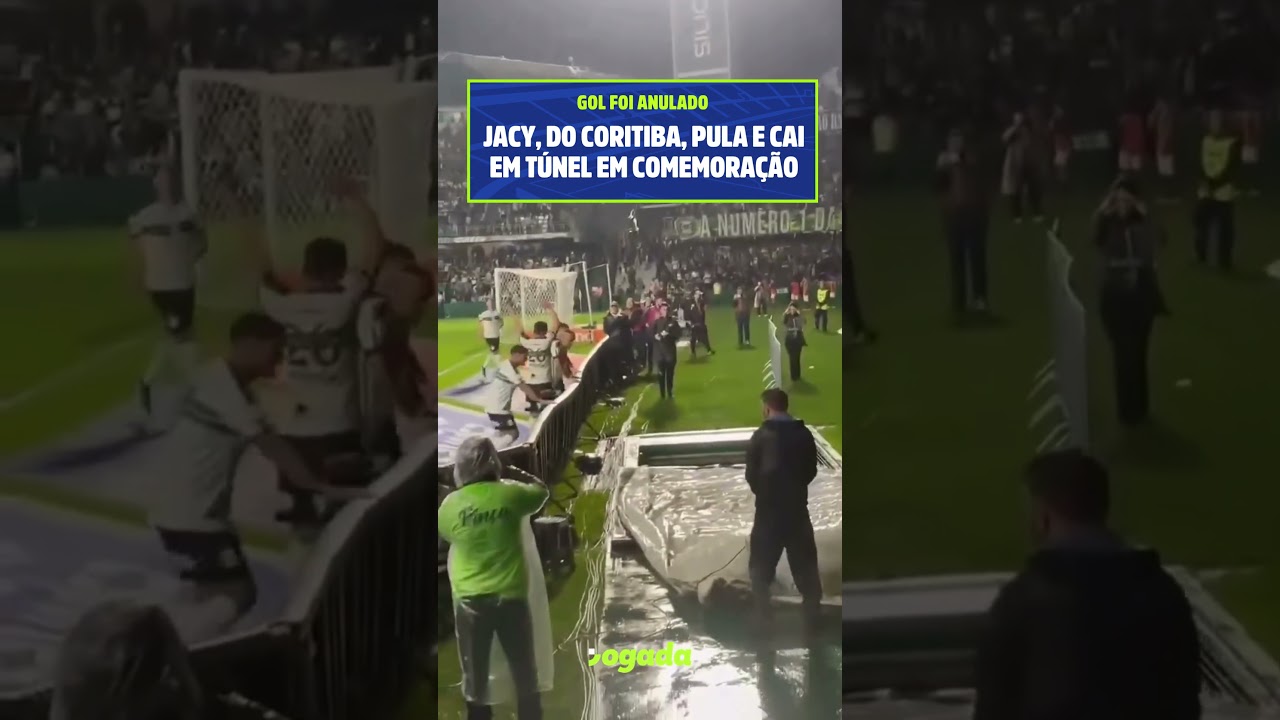 Imagem da notícia Zagueiro do Coritiba faz gol, cai em túnel durante comemoração e ainda tem lance anulado pelo VAR
